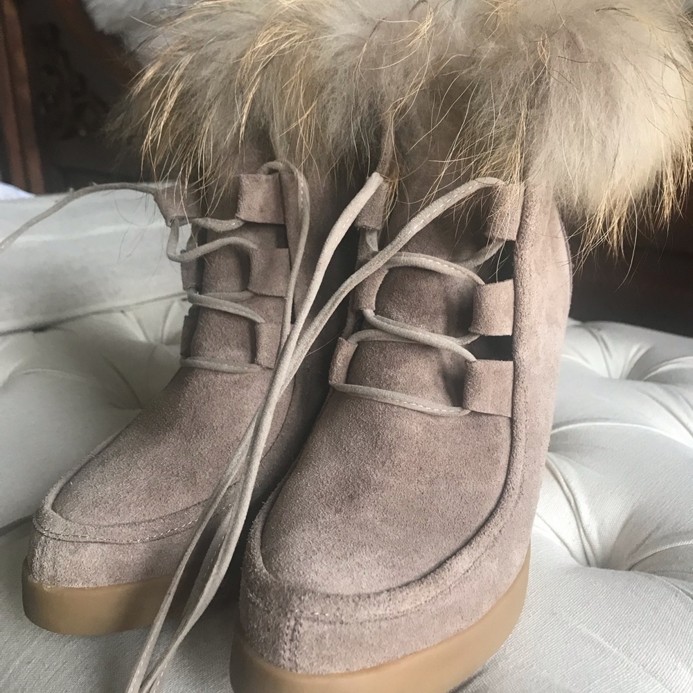 BOOTIES WITH REAL FUR LIKE NEW